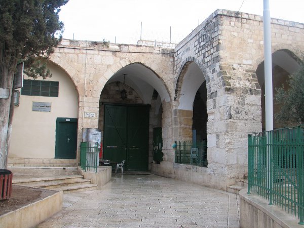 باب الأسباط «باب الأُسود»