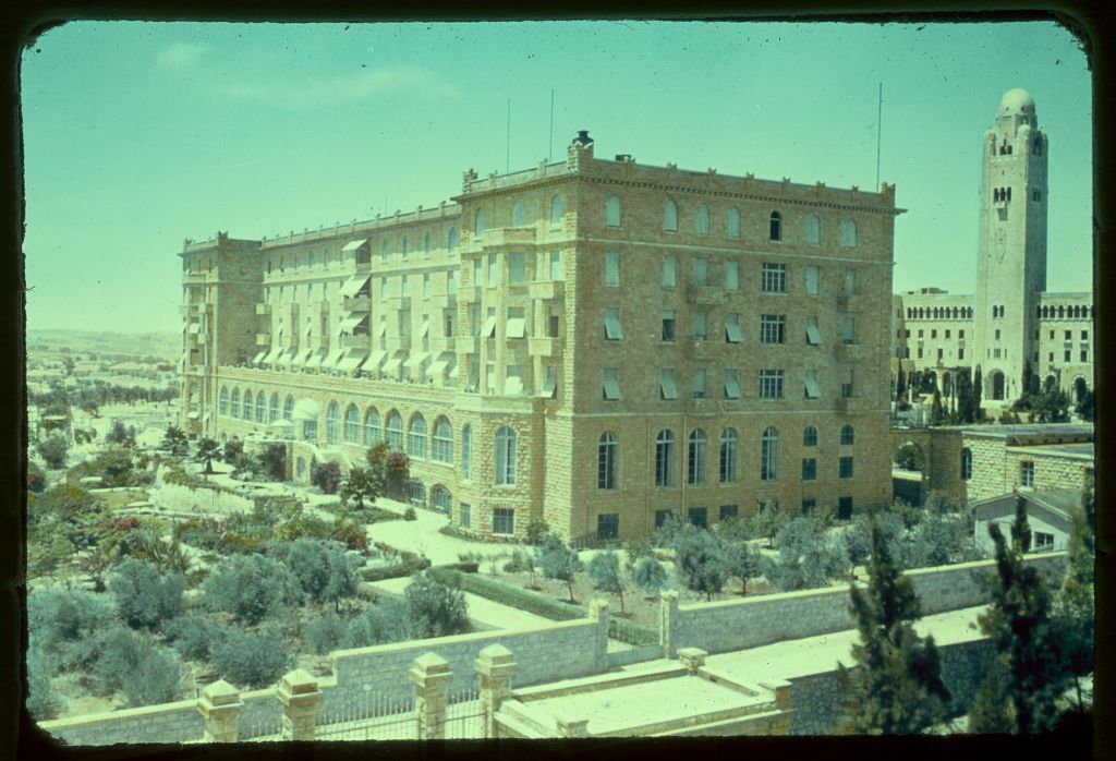 فندق الملك داود في القدس الذي افتتح عام 1931 وفجّرته عصابة الإرغون الصهيونية عام 1946
