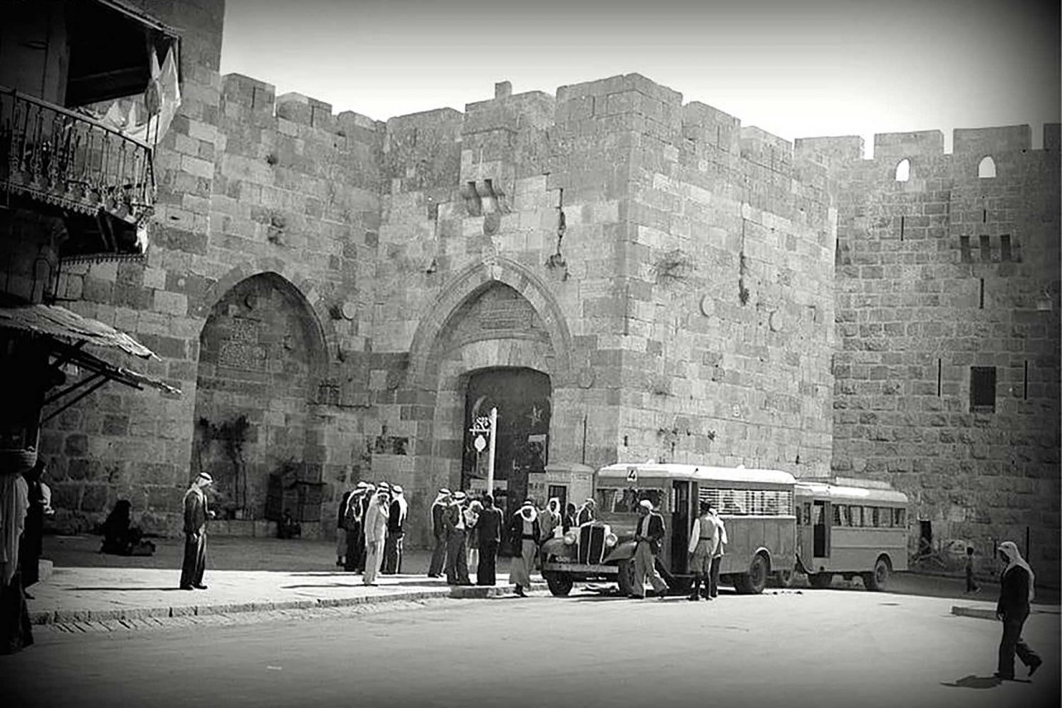 محطة الباصات قرب باب الخليل في القدس عام 1938
