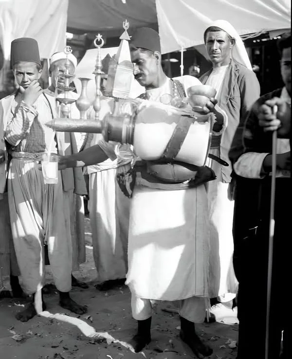 بائع ليمونادة في موسم النبي روبين بين 1920 و1933